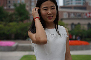 Roaming the night streets of valiant travelers